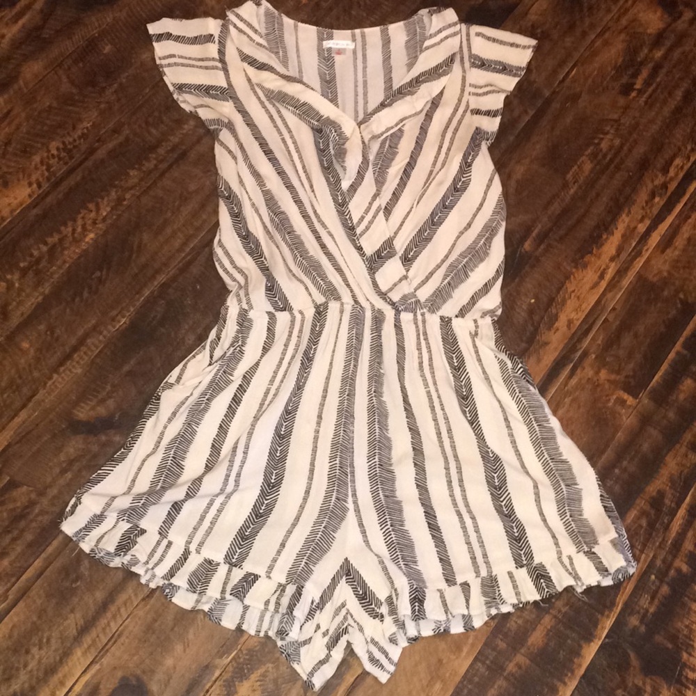 Xhilaration romper size S